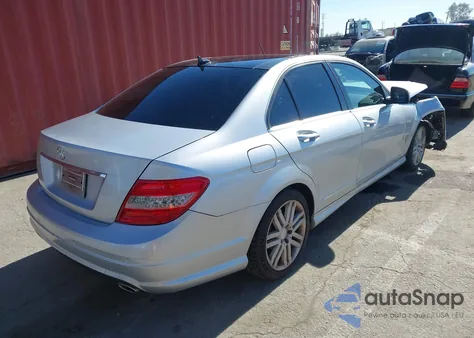2008 Mercedes-Benz C 300 Luxury/Sport z USA, uszkodzony, nr VIN WDDGF54X98F060603